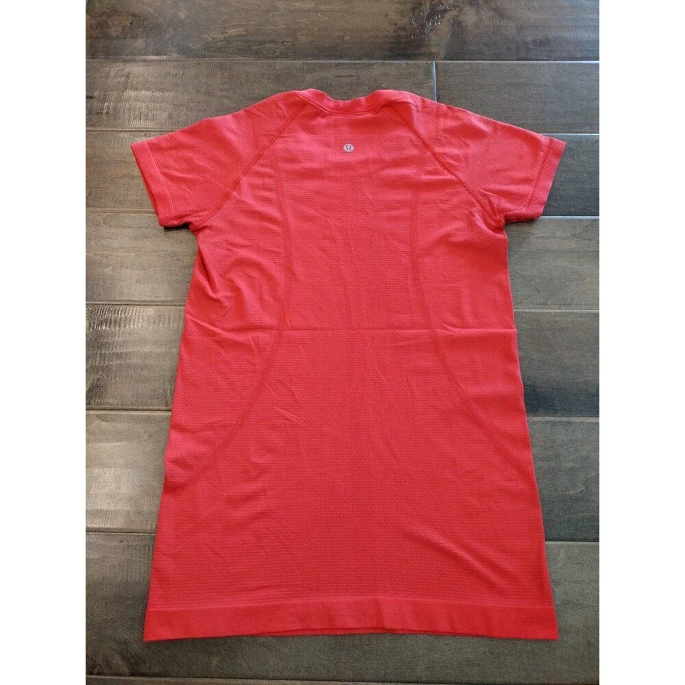 LULULEMON Women's Swiftly Tech short-sleeve red top - size 6
